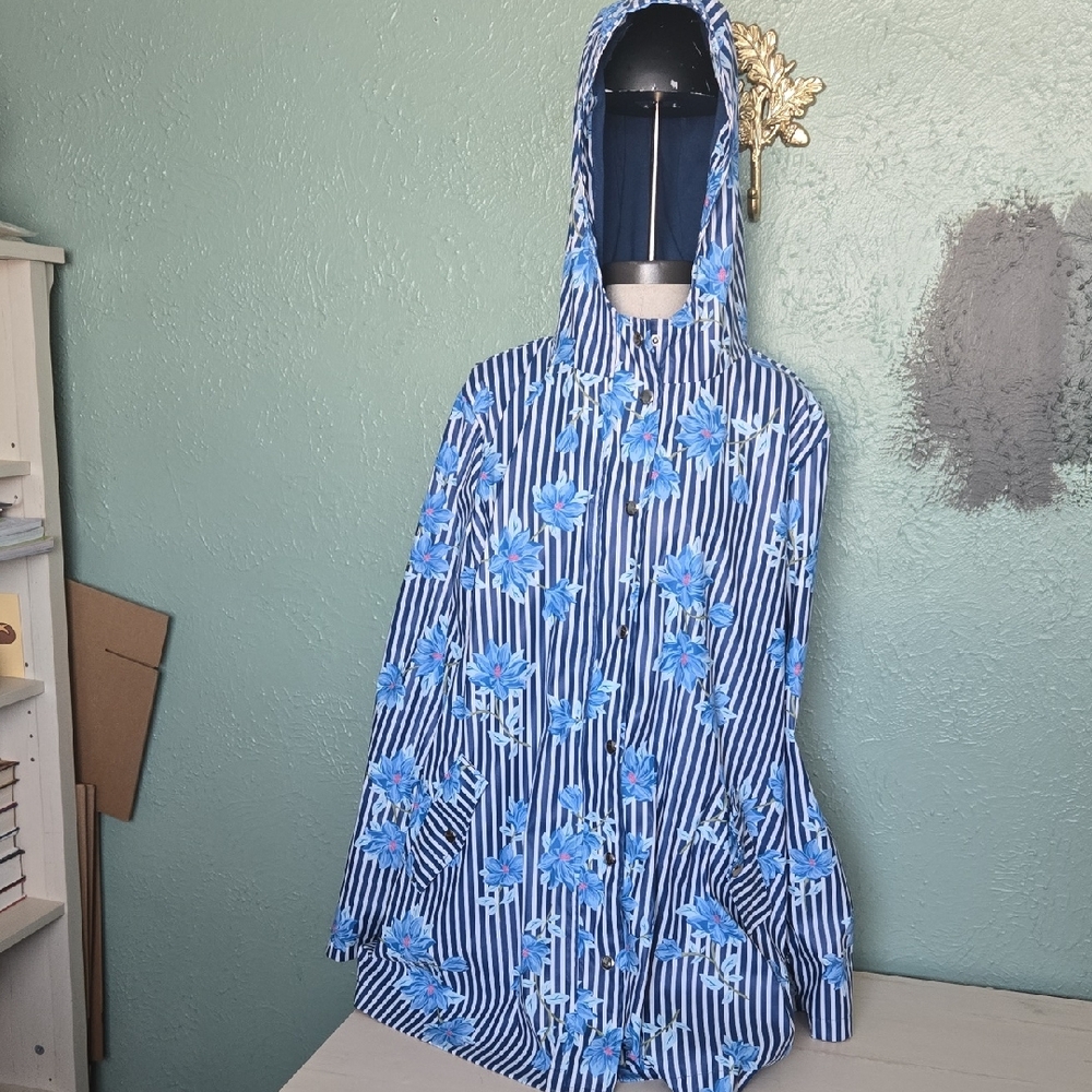 Draper James Blue And White Striped Rain Jacket W Soft Lining And Deep Pockets